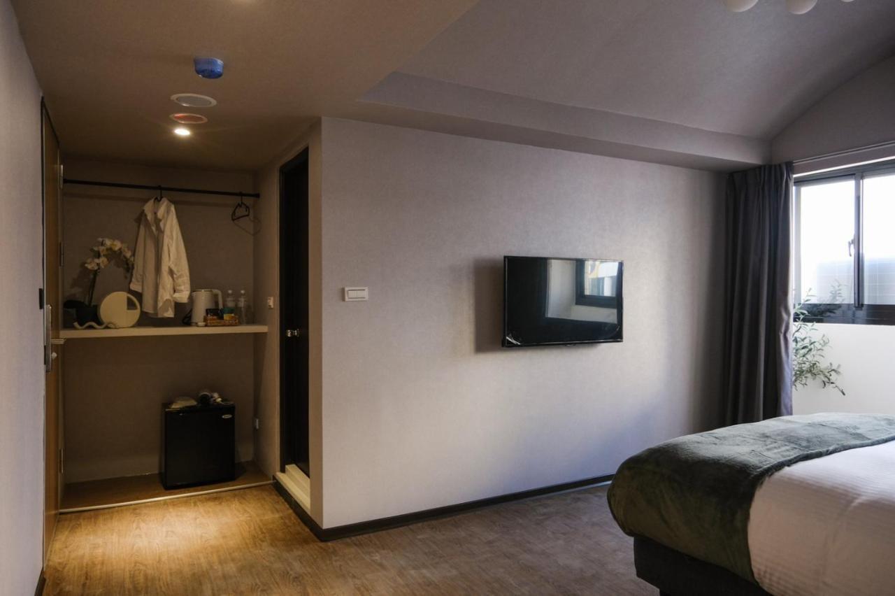 Giant Rich Hotel Taipei Exterior photo