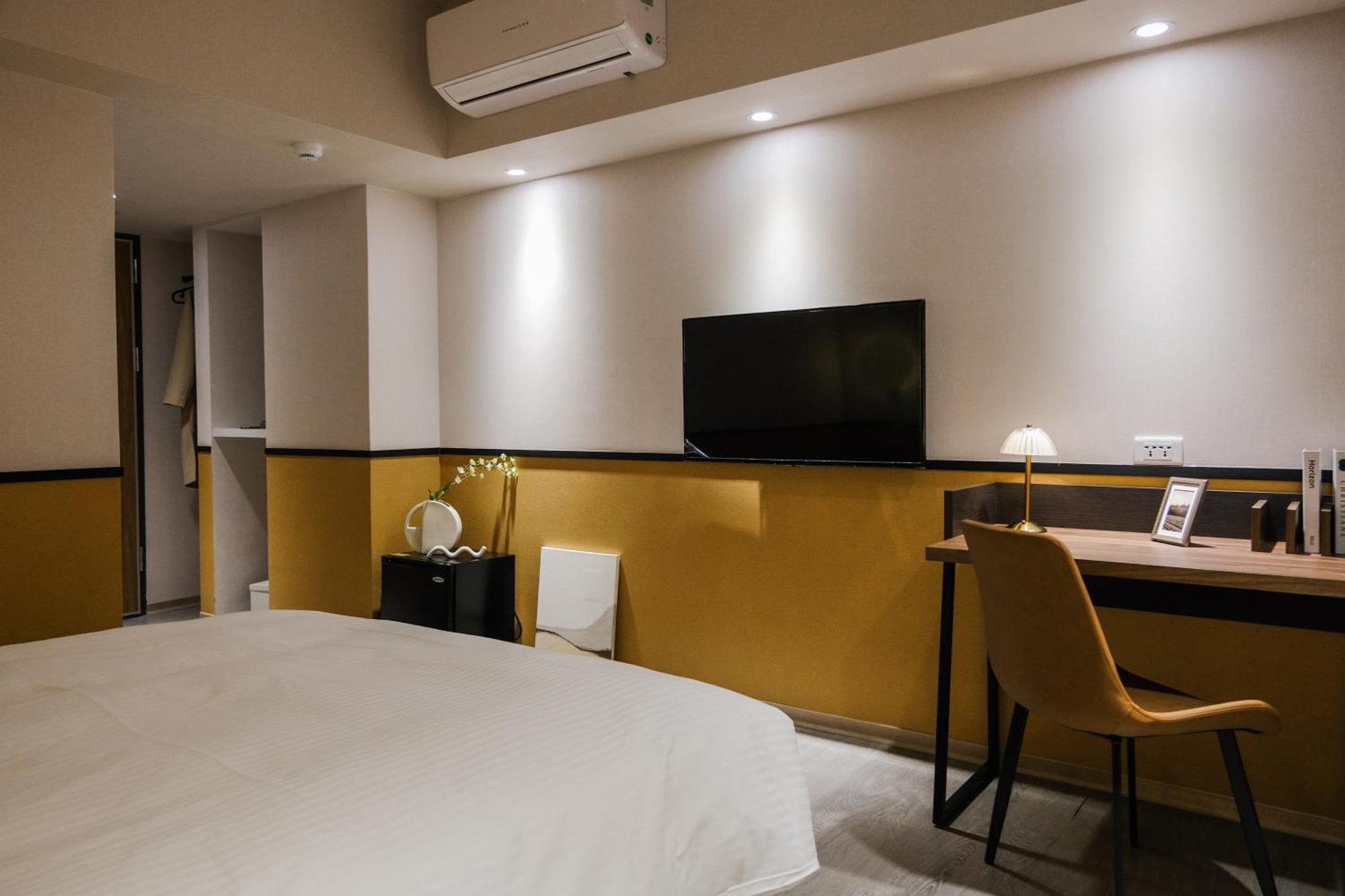 Giant Rich Hotel Taipei Exterior photo